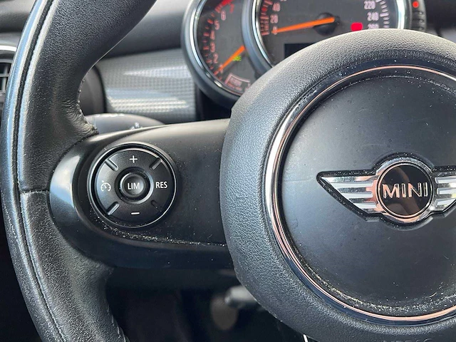 2015 mini 5-deurs 1.5 cooper personenauto - afbeelding 10 van  16