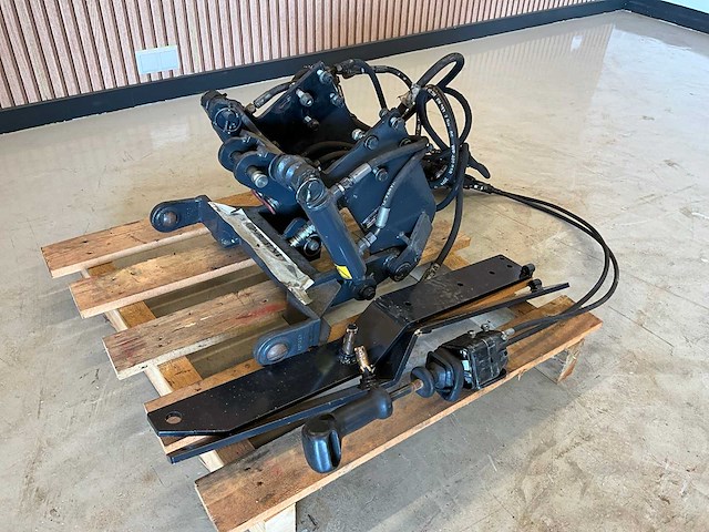 2015 mini tractor fronthefinrichting - afbeelding 1 van  8