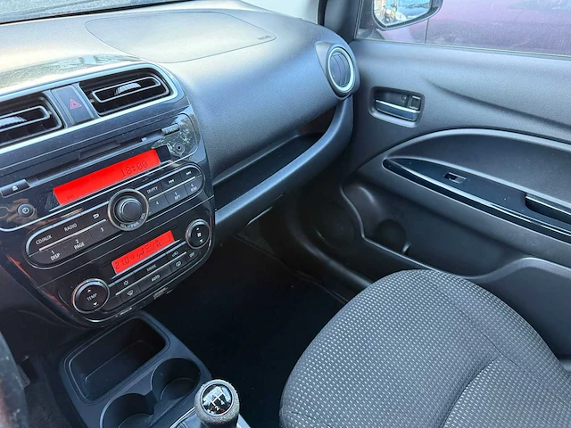 2015 mitsubishi space star 1.0 bright personenauto - afbeelding 14 van  17