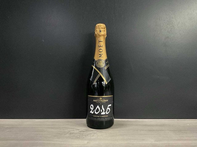 2015 moët & chandon champagne - afbeelding 1 van  5
