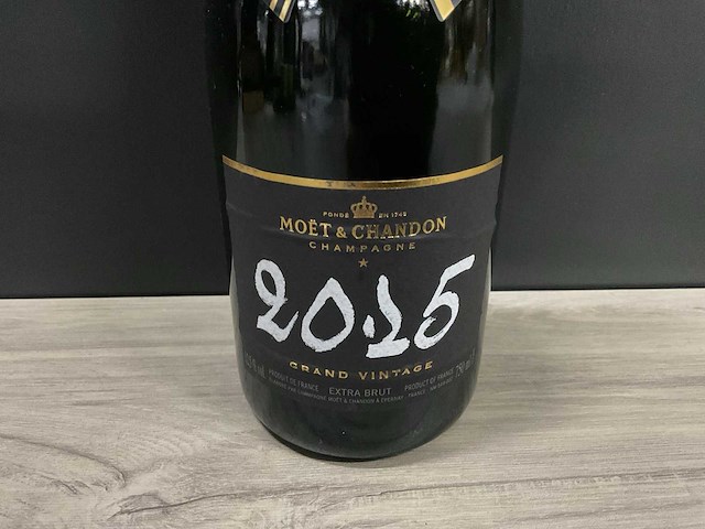2015 moët & chandon champagne - afbeelding 2 van  5