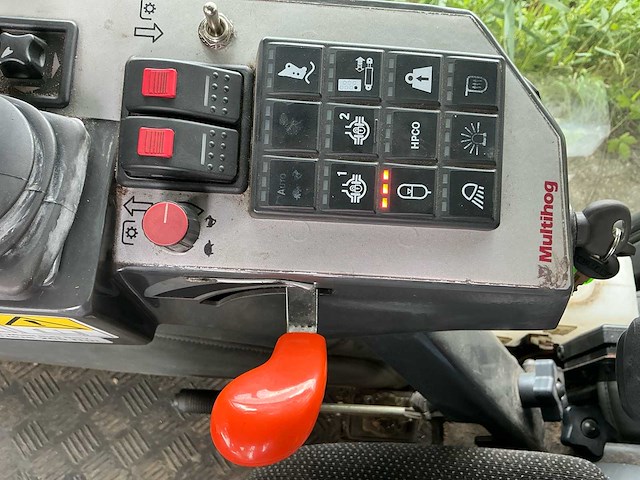 2015 multihog mx 0100lp werktuigdrager met gietarm - afbeelding 7 van  33