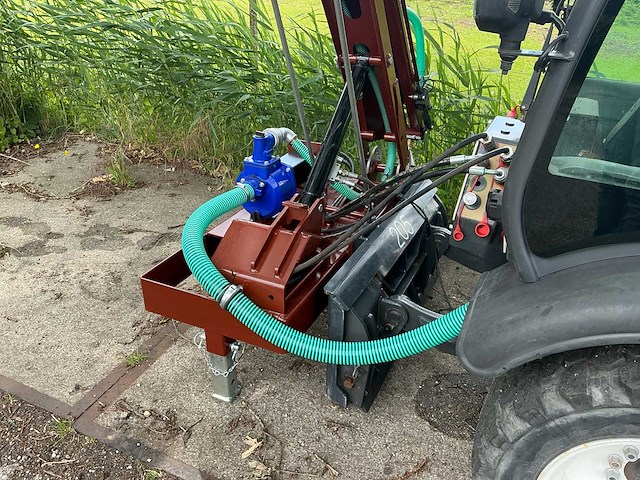 2015 multihog mx 0100lp werktuigdrager met gietarm - afbeelding 28 van  33