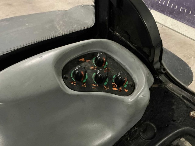 2015 new holland t4,95lp smalspoor tractor - afbeelding 3 van  20