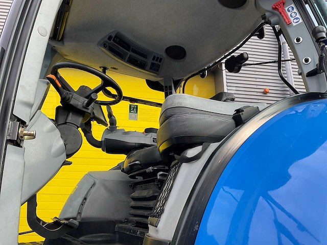 2015 new holland t7.235 vierwielaangedreven landbouwtractor - afbeelding 11 van  28