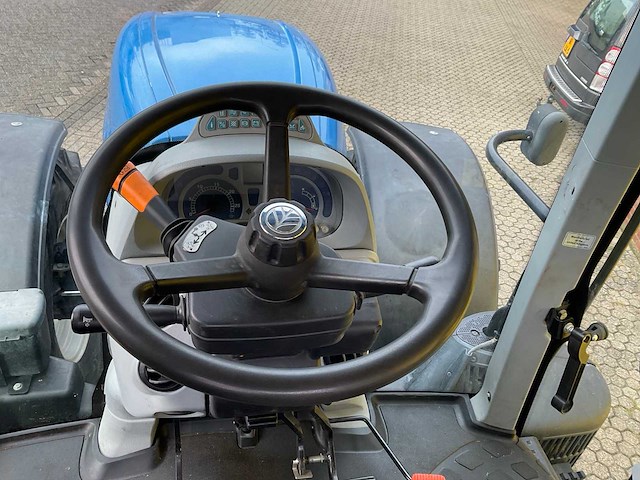 2015 new holland t7.235 vierwielaangedreven landbouwtractor - afbeelding 14 van  28