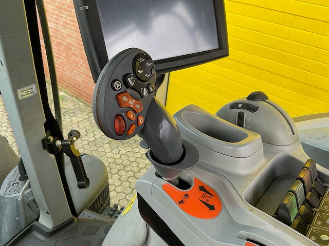 2015 new holland t7.235 vierwielaangedreven landbouwtractor - afbeelding 17 van  28