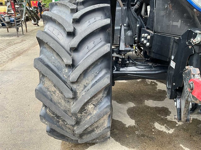 2015 new holland t7.270 blue power vierwielaangedreven landbouwtractor - afbeelding 16 van  33