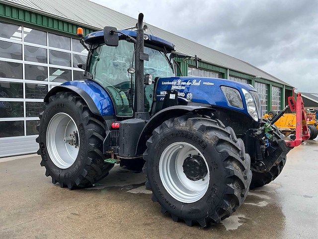 2015 new holland t7.270 blue power vierwielaangedreven landbouwtractor - afbeelding 12 van  33