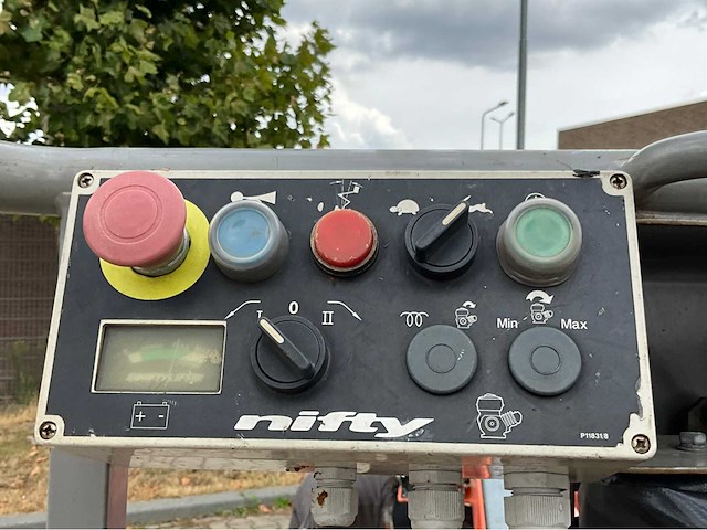 2015 niftylift nifty hr12ne hoogwerker - afbeelding 11 van  28