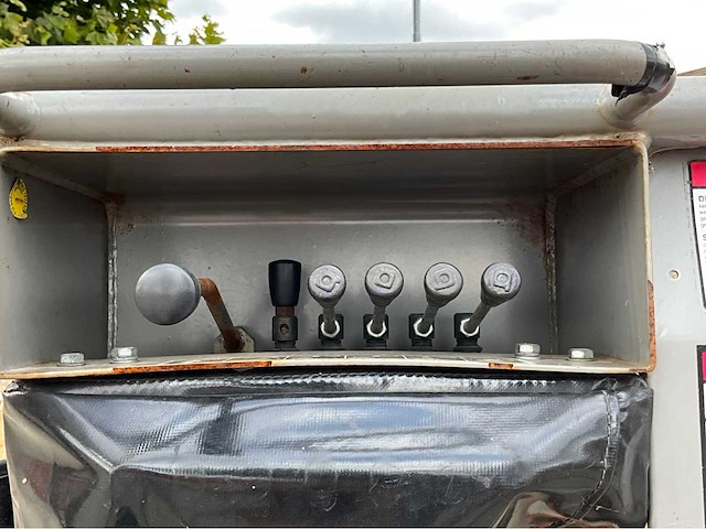 2015 niftylift nifty hr12ne hoogwerker - afbeelding 13 van  28