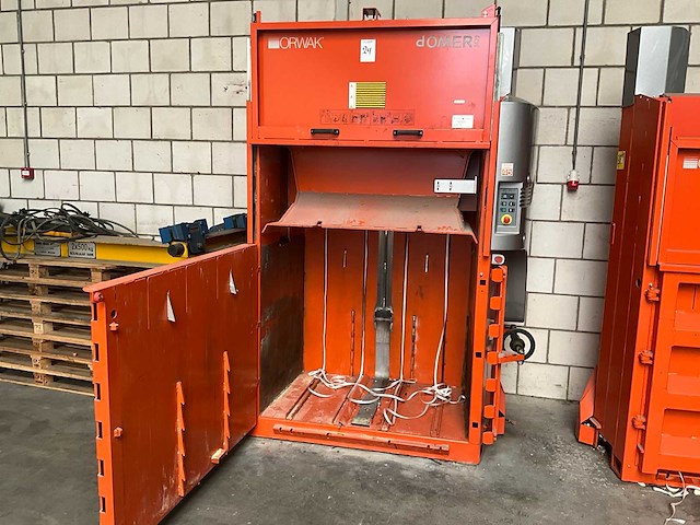 2015 orwak compactor 3420 verticale balenpers / afvalpers - afbeelding 9 van  11