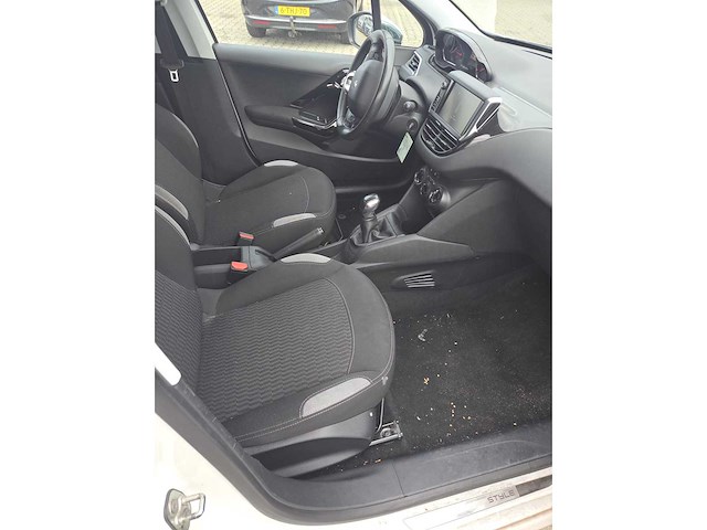 2015 peugeot 208 1.2 personenauto - afbeelding 5 van  6