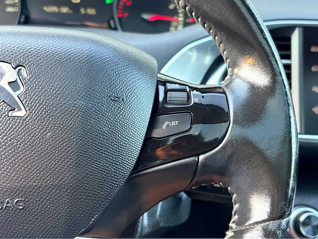 2015 peugeot 308 sw 1.2 pano - personenauto - afbeelding 1 van  2