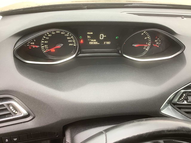 2015 peugeot 308 sw 1.2 puret.blue l. pr - personenauto - afbeelding 2 van  16