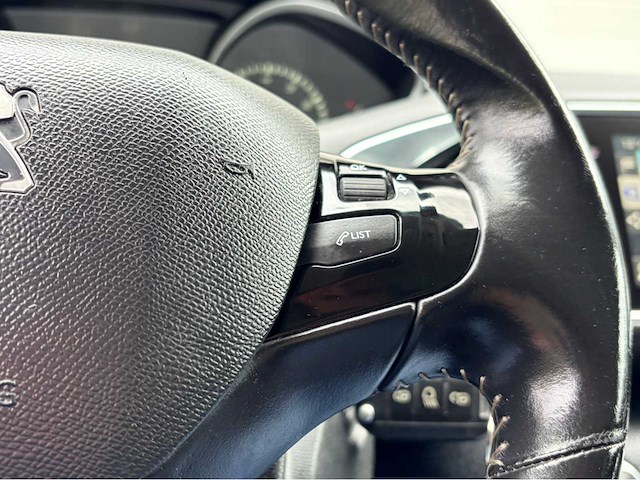 2015 peugeot 308 sw airco - navi 1.2 blue lease personenauto - afbeelding 14 van  15