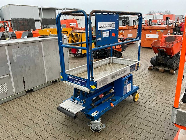 2015 powertower personenlift - afbeelding 1 van  15