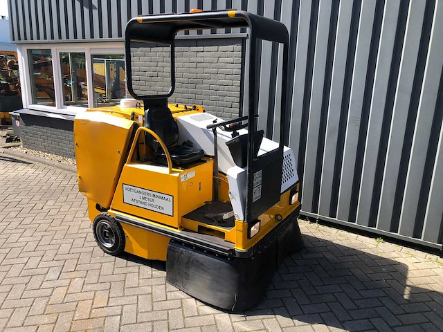 2015 rcm turbo t1600 te zelfrijdende veegmachine - afbeelding 1 van  20
