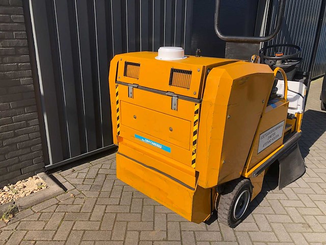 2015 rcm turbo t1600 te zelfrijdende veegmachine - afbeelding 6 van  19