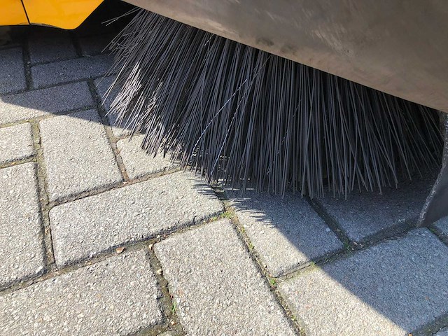2015 rcm turbo t1600 te zelfrijdende veegmachine - afbeelding 8 van  19