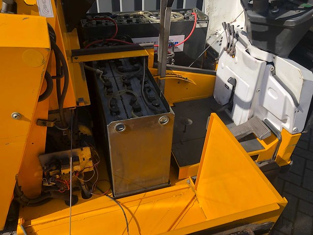 2015 rcm turbo t1600 te zelfrijdende veegmachine - afbeelding 17 van  19