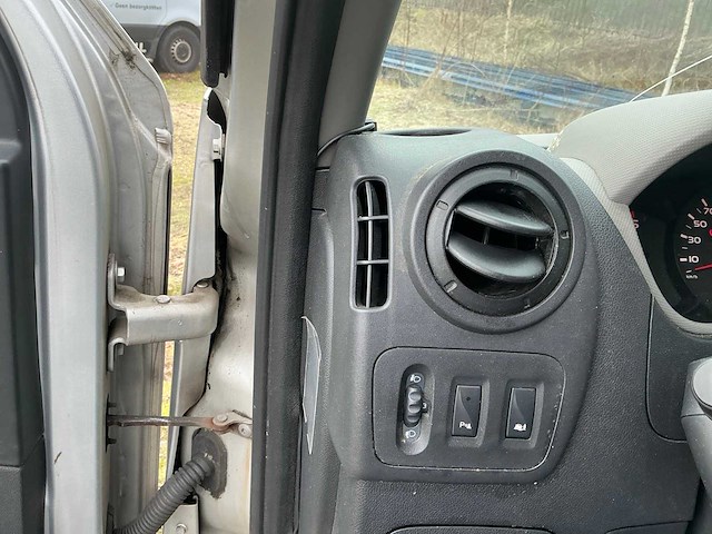 2015 renault master t35 2.3dci l2 geconditioneerde bedrijfswagen - afbeelding 24 van  37