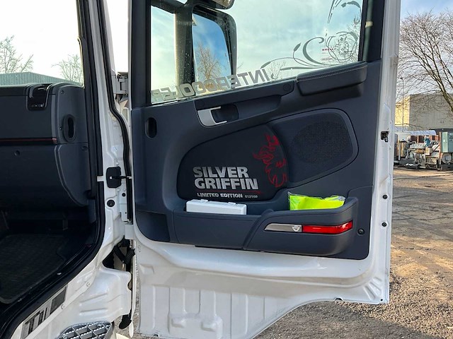 2015 scania r580 silver griffin vrachtwagen - afbeelding 16 van  22