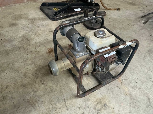 2015 sdmo tr3.60h waterpomp, benzinemotor aangedreven - afbeelding 1 van  9