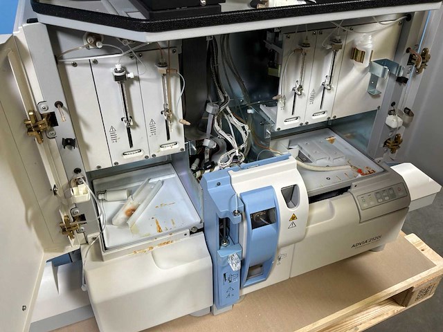 2015 siemens advia 2120i hermatologie - afbeelding 12 van  15