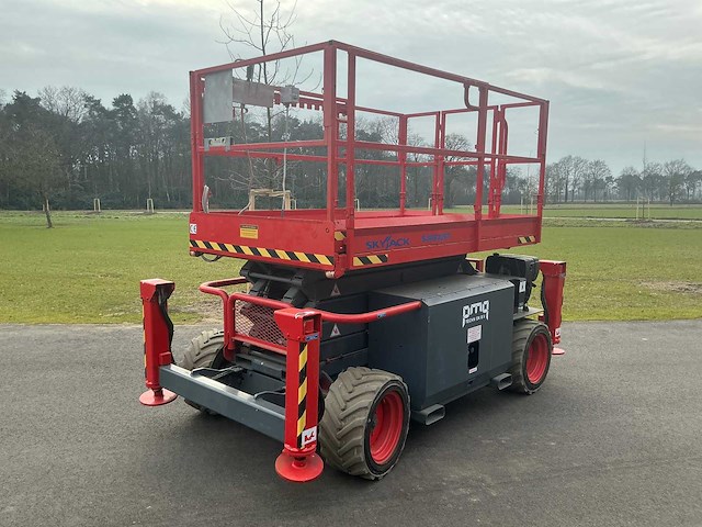 2015 skyjack sj6832rte schaar hoogwerker ruw terrein - afbeelding 1 van  23