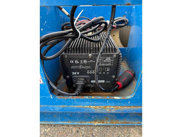 2015 skyjack sjiii 3226 schaarhoogwerker - afbeelding 12 van  13