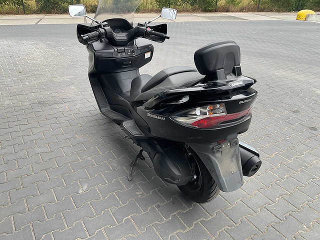 2015 suzuki burgman 400 motorfiets - afbeelding 12 van  16