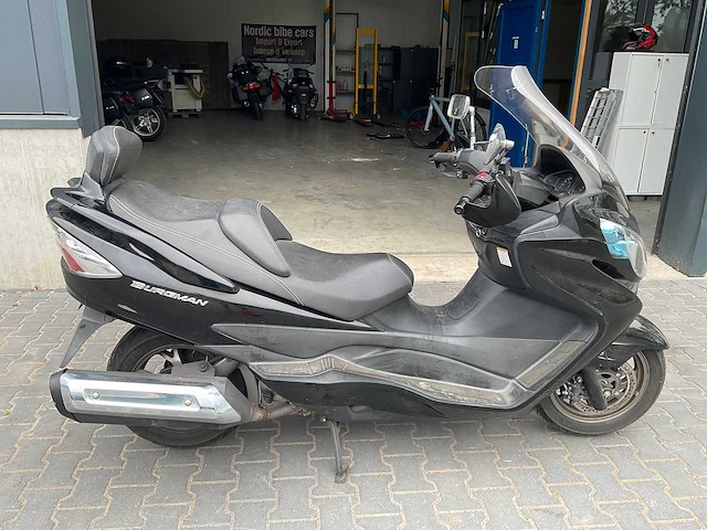 2015 suzuki burgman 400 motorfiets - afbeelding 16 van  16