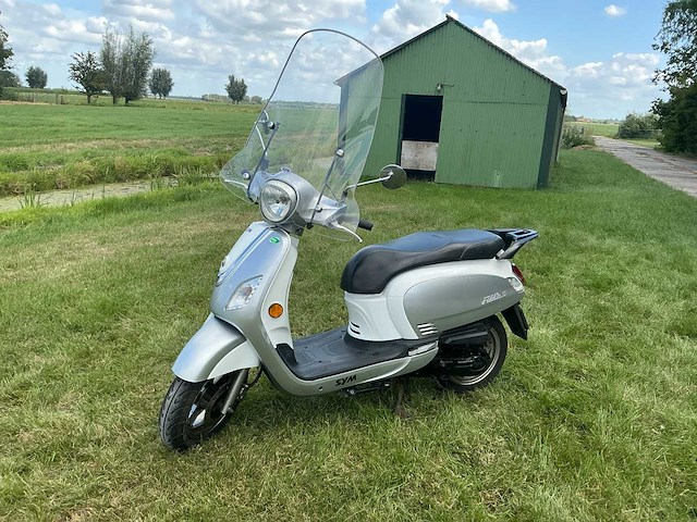 2015 sym bromscooter fiddle iii motorfiets - afbeelding 1 van  18