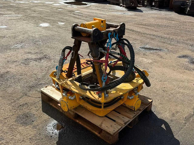 2015 taets 3,5 pile breaker - afbeelding 1 van  1