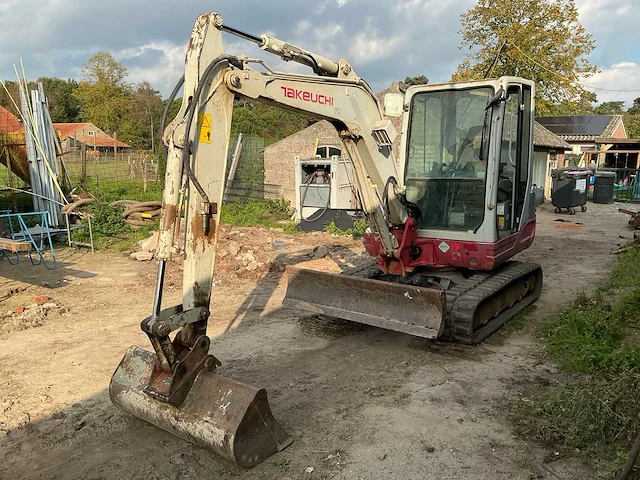 2015 takeuchi tb235 minigraafmachine - afbeelding 1 van  47