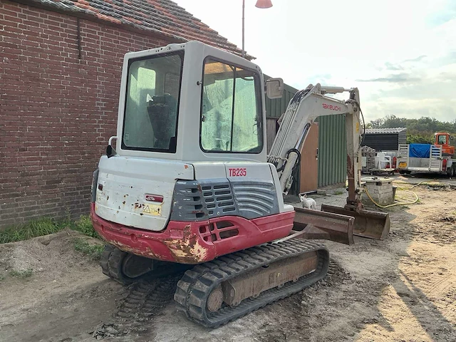 2015 takeuchi tb235 minigraafmachine - afbeelding 23 van  47