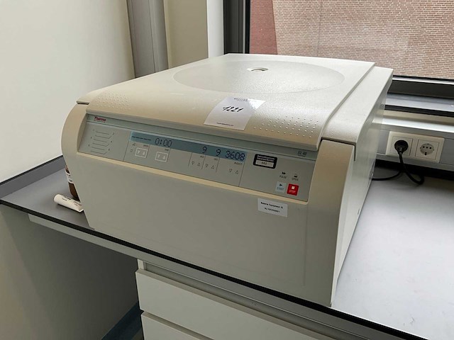 2015 thermowetenschappelijke sl 40 centrifuge - afbeelding 1 van  7
