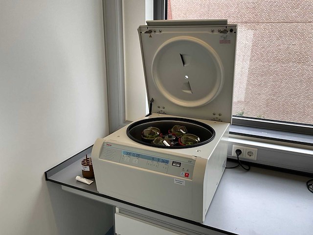2015 thermowetenschappelijke sl 40 centrifuge - afbeelding 4 van  7