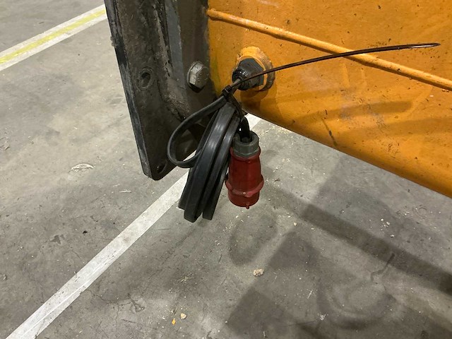 2015 vht bc335t05 zwenkkraaninstallatie met kettingtakel (500 kg) - afbeelding 9 van  14