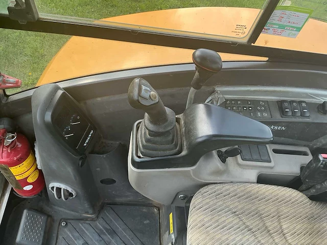 2015 volvo ecr50d rupsgraafmachine met hommelink boormast 4m - afbeelding 16 van  56