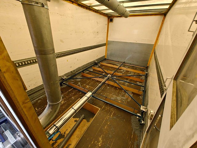 2015 volvo fe 250 vrachtwagen met vloerisolatiepomp - afbeelding 12 van  50