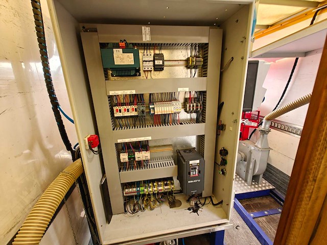 2015 volvo fe 250 vrachtwagen met vloerisolatiepomp - afbeelding 15 van  50