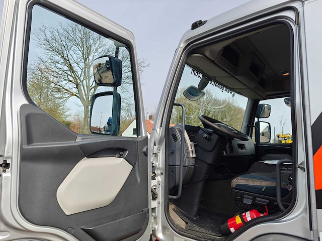 2015 volvo fe 250 vrachtwagen met vloerisolatiepomp - afbeelding 18 van  50