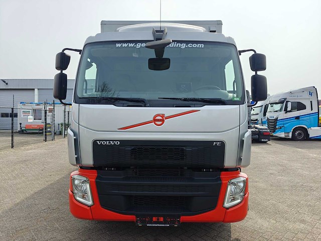 2015 volvo fe 250 vrachtwagen met vloerisolatiepomp - afbeelding 11 van  50