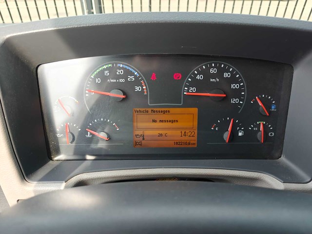 2015 volvo fe 250 vrachtwagen met vloerisolatiepomp - afbeelding 24 van  50