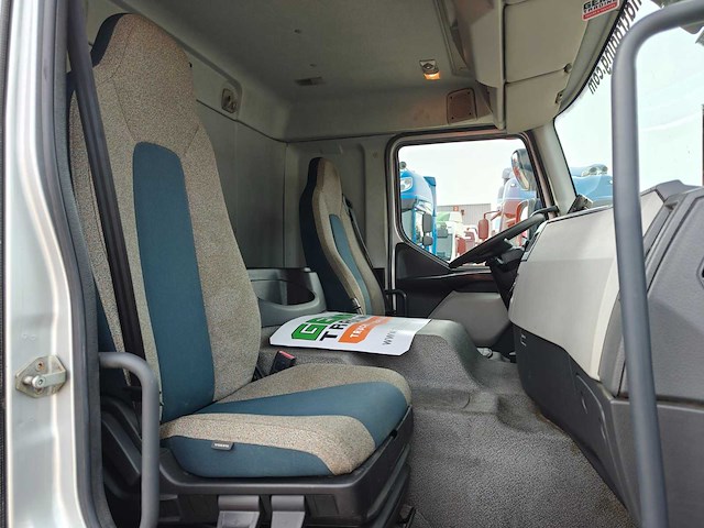 2015 volvo fe 250 vrachtwagen met vloerisolatiepomp - afbeelding 27 van  50