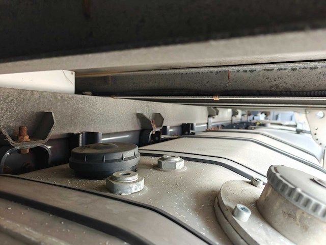 2015 volvo fe 250 vrachtwagen met vloerisolatiepomp - afbeelding 32 van  50