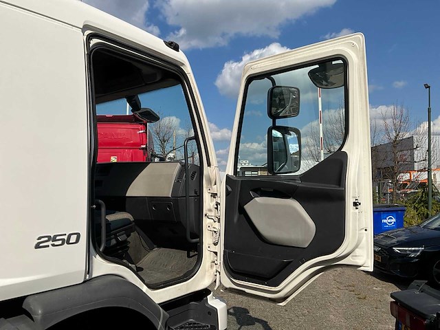2015 volvo fe vrachtwagen 82-bgb-2 - afbeelding 4 van  20
