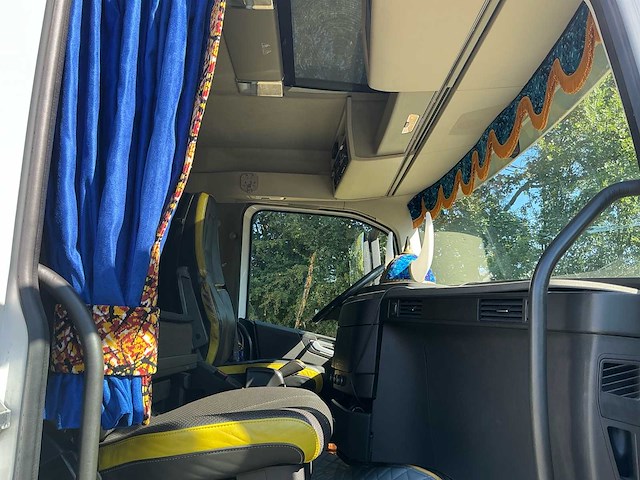 2015 volvo fh16 vrachtwagen met haakarm - afbeelding 15 van  36